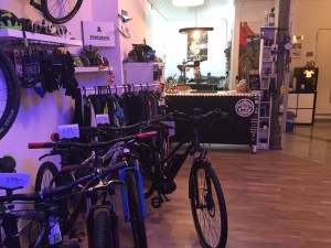 AlLirmYBh_IoTffFikYVCKomN7oFIUY3wziD5VY1y1aF